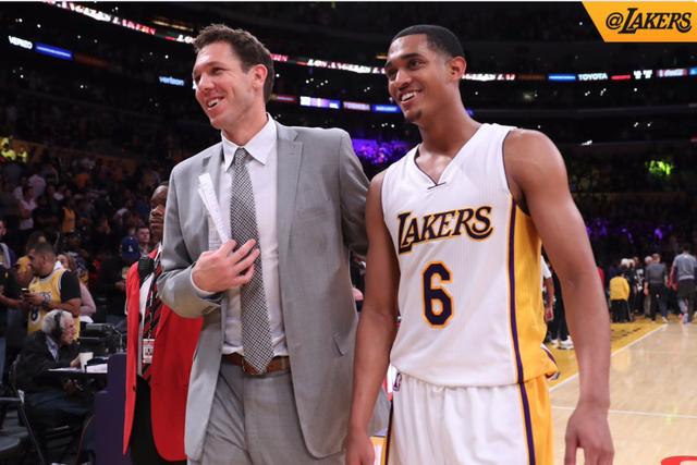 桑德兰通过 桑德兰通过